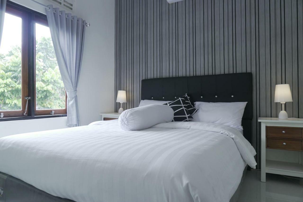 Sayana Homestay Sleman  Esterno foto